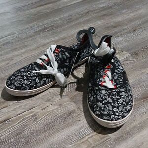 Natalies Boutique black white floral print tennis shoes sneakers Sz 6/7 NWT